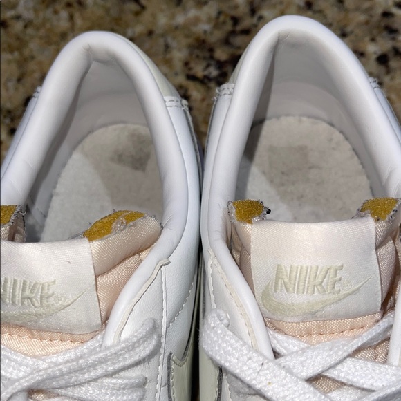 Nike Blazer Low Sneakers - Picture 2 of 11